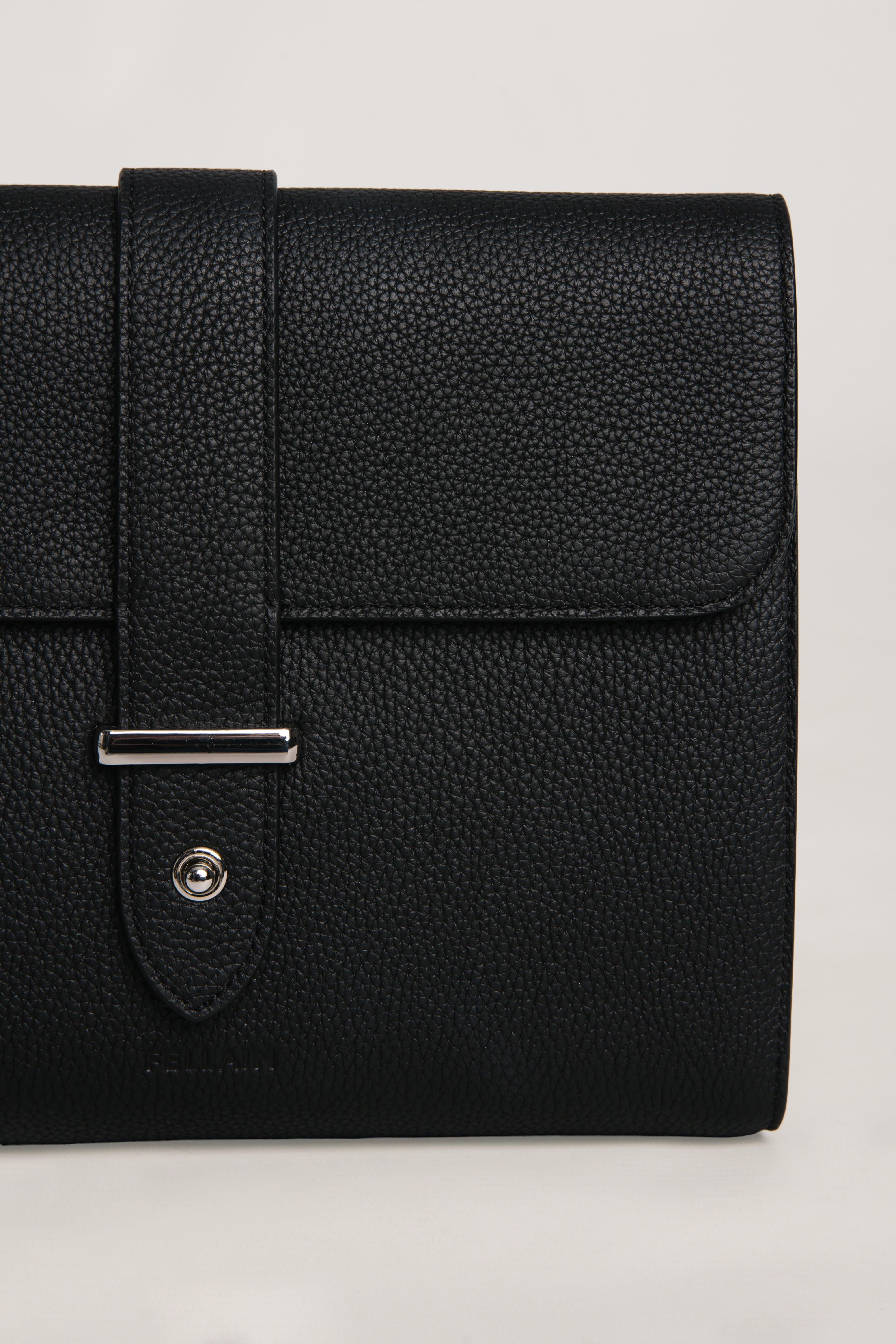 Julien Messenger Bag Black