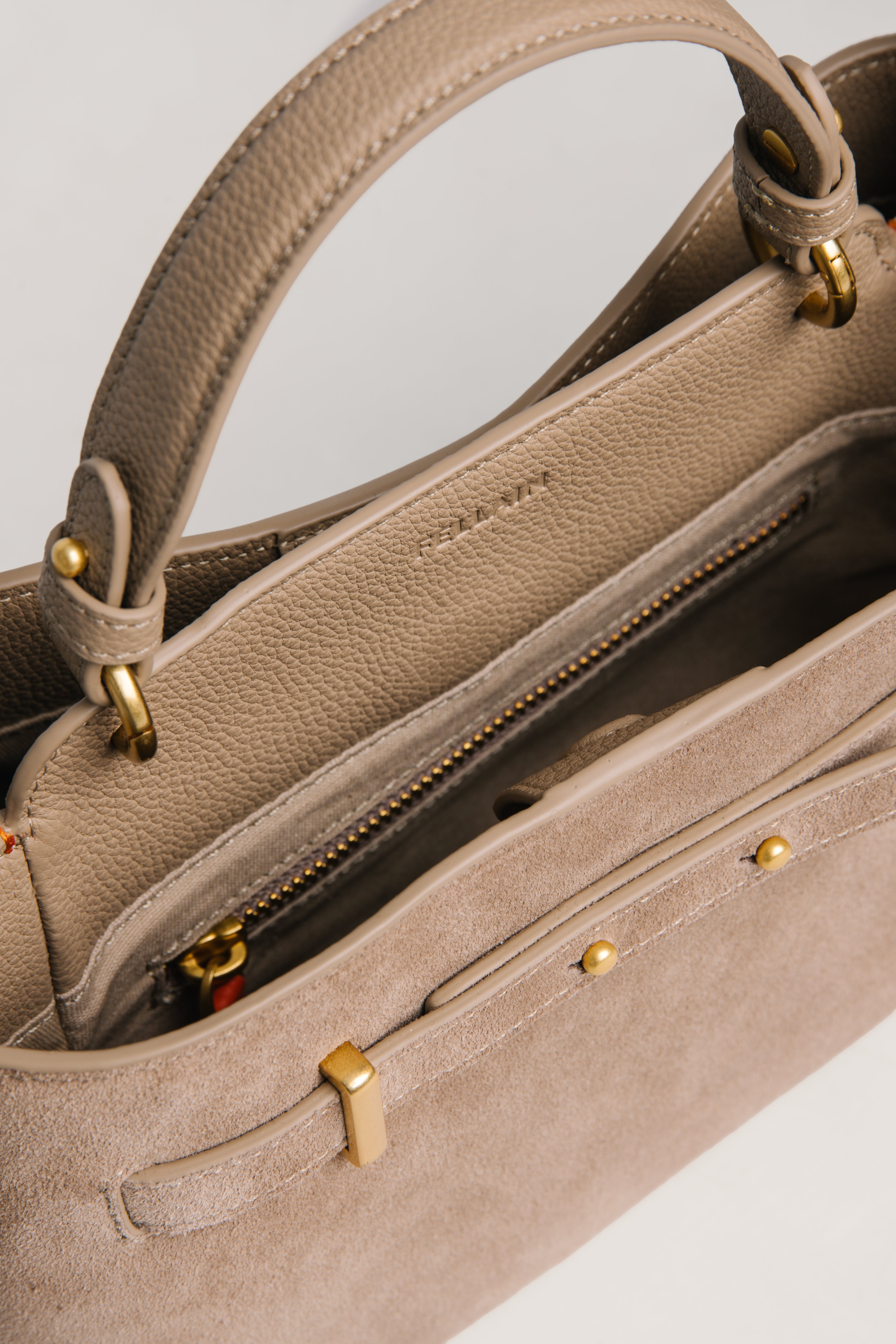 Noé Suede Bag Beige